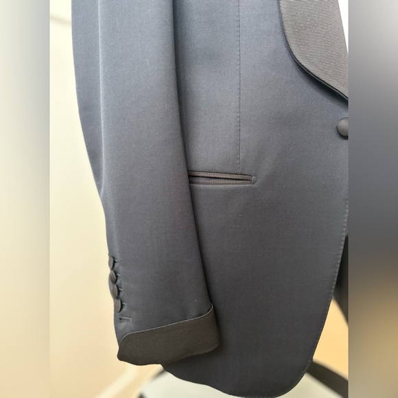 Tom Ford Midnight Blue Tuxedo - Picture 7 of 12